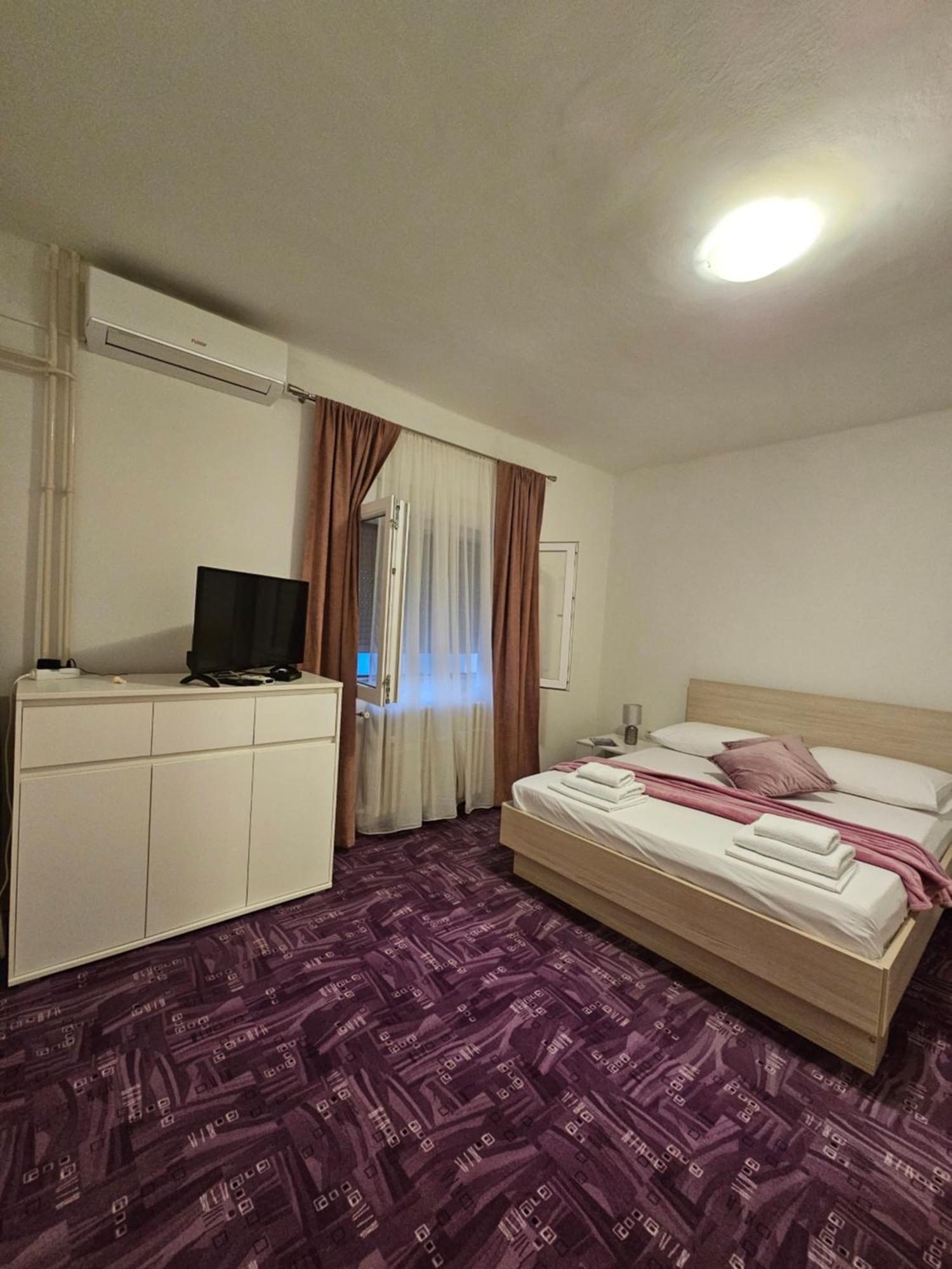 Lyra Apartment *